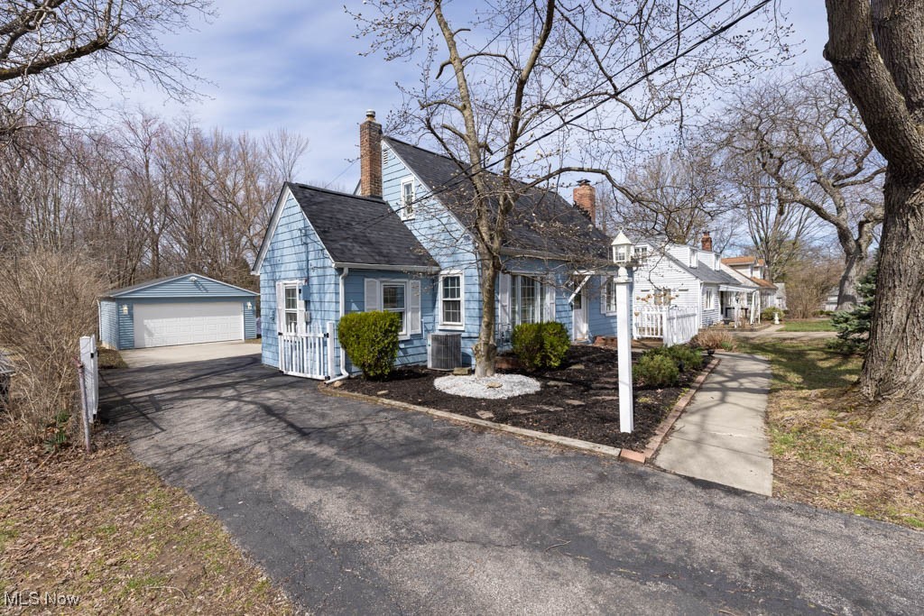7806 Lewis Road, Olmsted Falls, Ohio image 2