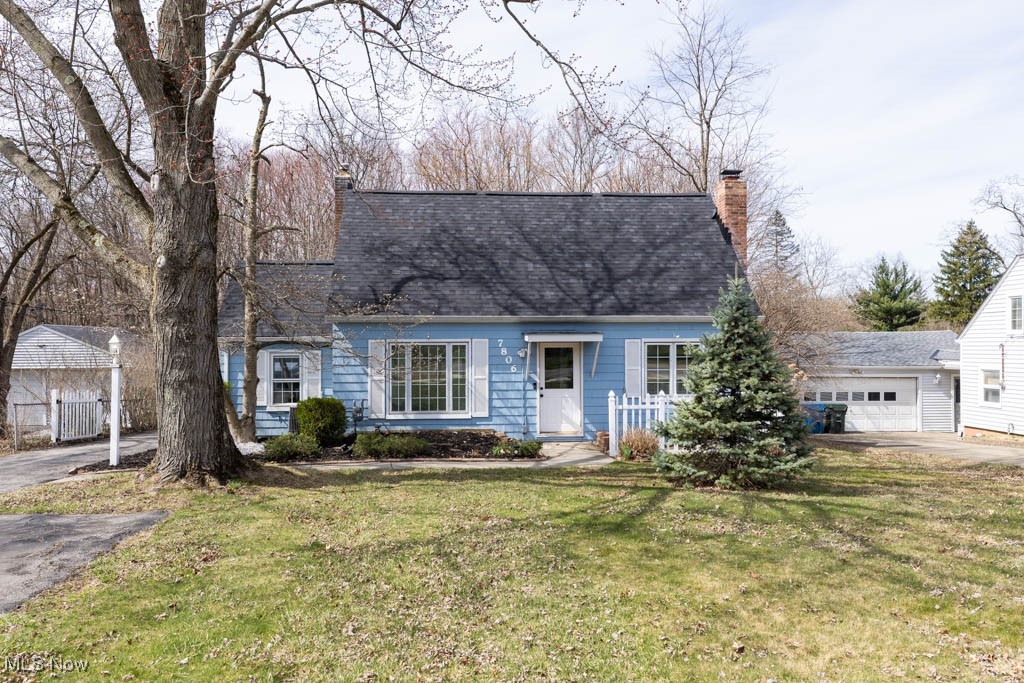 7806 Lewis Road, Olmsted Falls, Ohio image 1