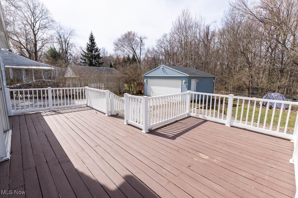 7806 Lewis Road, Olmsted Falls, Ohio image 23