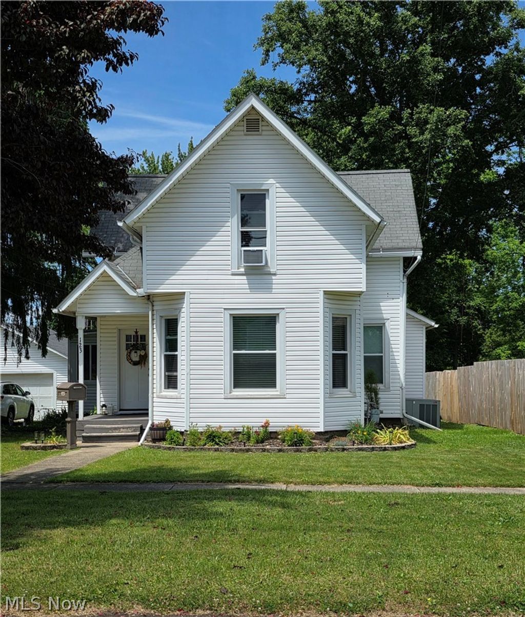 Photo of 123 High Street, New London, OH 44851 (MLS # 5219257)