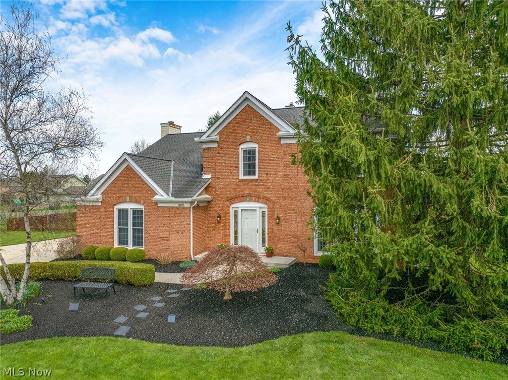 Photo of 10287 Laura Lane, Twinsburg, OH 44087 (MLS # 5201387)