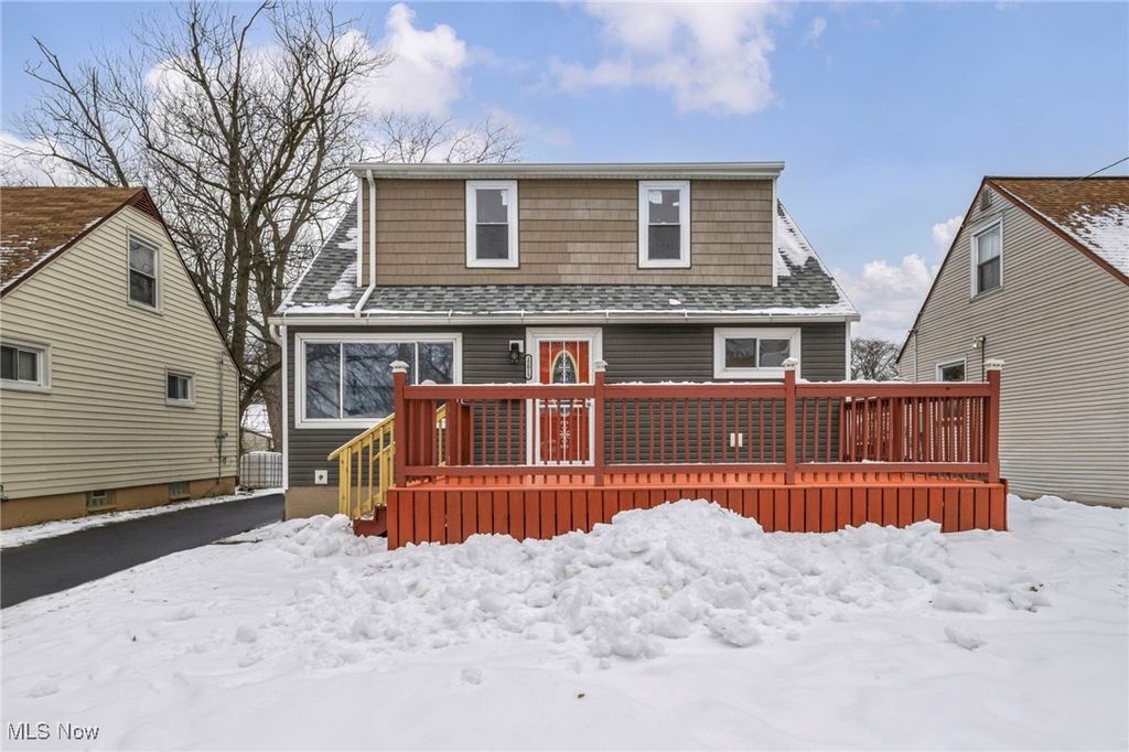 Photo of 15013 Lotus Drive, Cleveland, OH 44128 (MLS # 5177079)