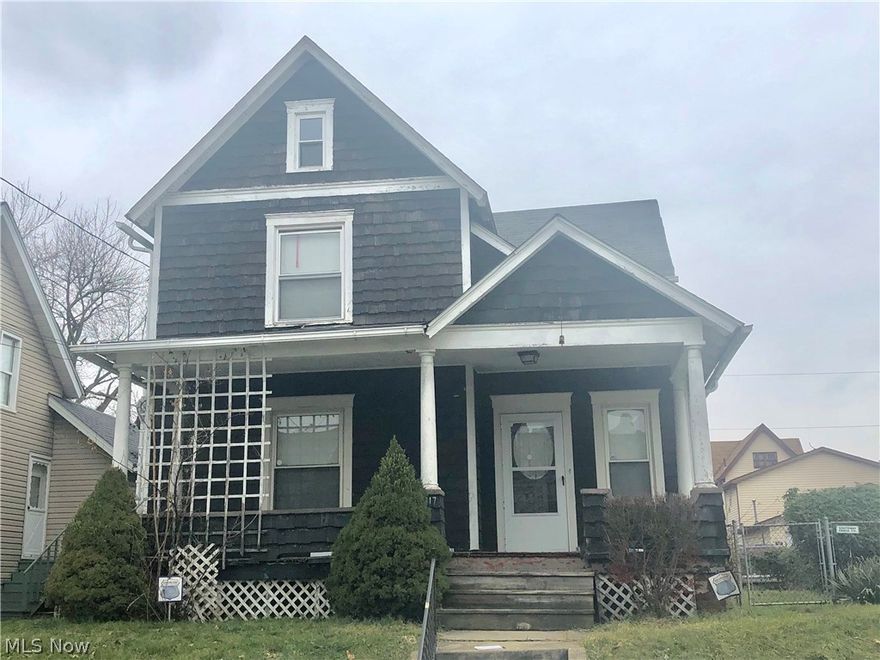 3 Bedroom gem awaiting your finishing touches! This home is close to schools and hospitals! With a little TLC, this property can easily be turned into a lifelong family home! BEING SOLD AS IS!