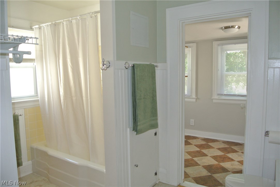 Portage Park - Residential Lease