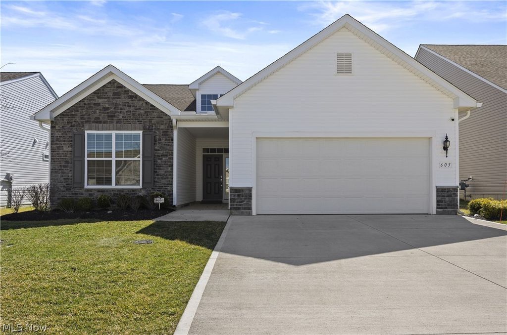 Photo of 605 Cedar Crest Drive, Elyria, OH 44035 (MLS # 5191353)