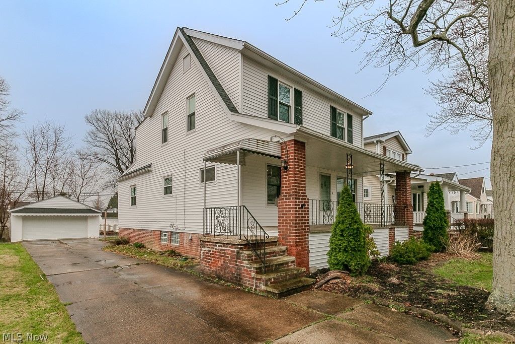 Photo of 1203 Mayfield Ridge Road, Mayfield Heights, OH 44124 (MLS # 5194673)