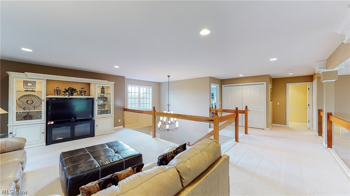 Sterling Lakes In Pepper Pike - Residential