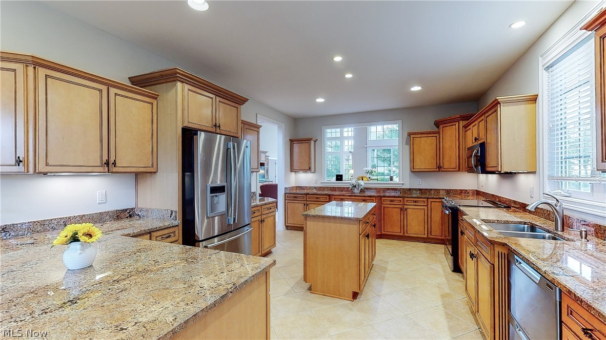 Sterling Lakes In Pepper Pike - Residential