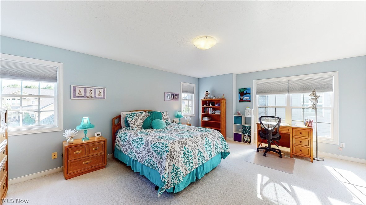 Sterling Lakes In Pepper Pike - Residential