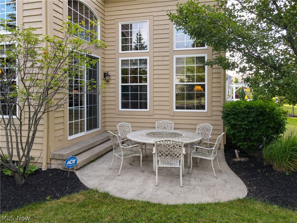 Sterling Lakes In Pepper Pike - Residential