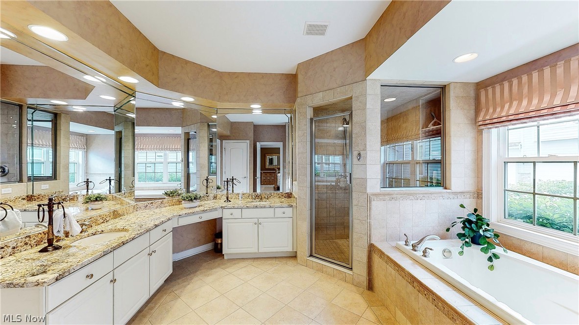 Sterling Lakes In Pepper Pike - Residential