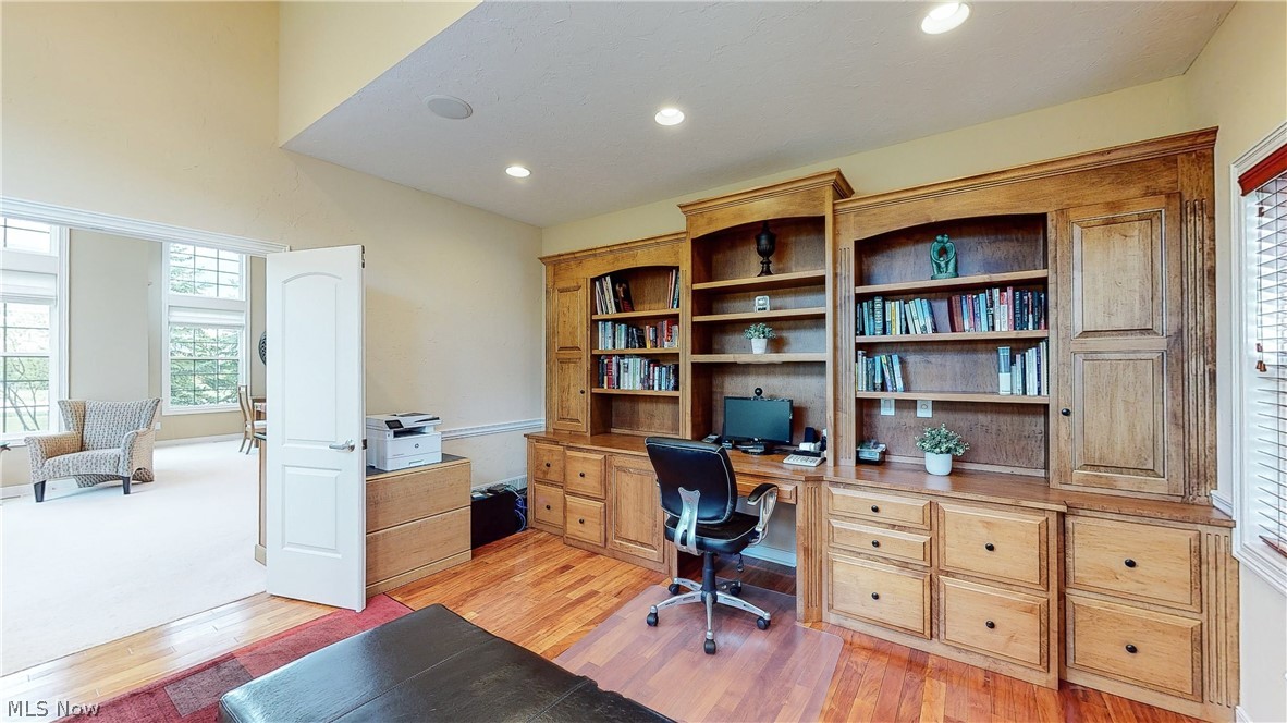 Sterling Lakes In Pepper Pike - Residential