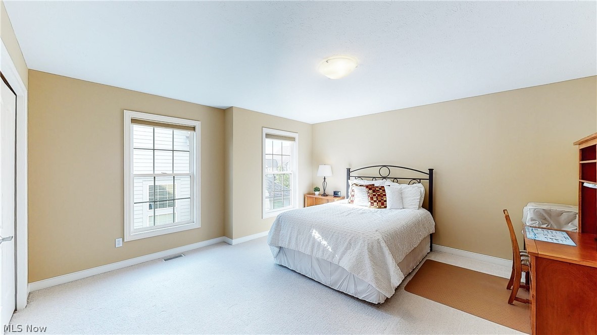 Sterling Lakes In Pepper Pike - Residential