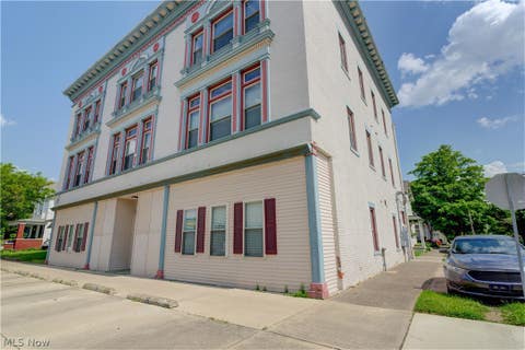 Photo for 934 W Washington Street