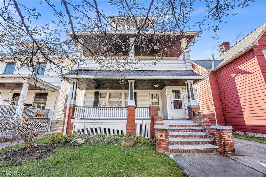 3904 W 18TH ST UP, Cleveland - Spacious 2 bed 1 bath multi-family home! //

$ 935 rent / $ 935 deposit //
$49 application fee per adult //
1-2 pets OK with approved PetScreening and PetFee.(Some breed restrictions apply per HUD guidelines). //
NO SMOKING //
1 time $129 non-refundable set up fee paid at lease signing //

$30/month required resident benefit package; can include personal property/liability insurance for an additional $5/month for $35/month total. //

All applicants are required to fill out a PetScreening application, found on our website directly on the application before being processed. Even if you have NO pets - this application must be filled out. One time, non-refundable pet fee of $200-500 per animal applies to all pets & must be paid prior to or when you pay your first month rent. (No fee for qualified assistance animals). //

Our application is processed through secure site: Findigs, and they require ID and income verification. Without this, your application will not be processed. They offer 24/7 chat support on their application directly if you have any questions. //

BEDROOMS: 2 //
BATHROOMS: 1 //
APPLIANCES PROVIDED: Fridge and stove //
UTILITIES / RESIDENT RESPONSIBILITY:  Resident pays gas and electric and is responsible for snow removal //

Serious inquiries only.