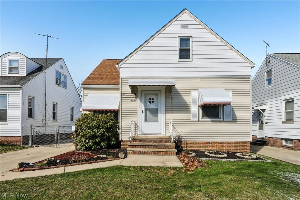 Photo of 4252 Ridgeview Road, Cleveland, OH 44144 (MLS # 5195918)