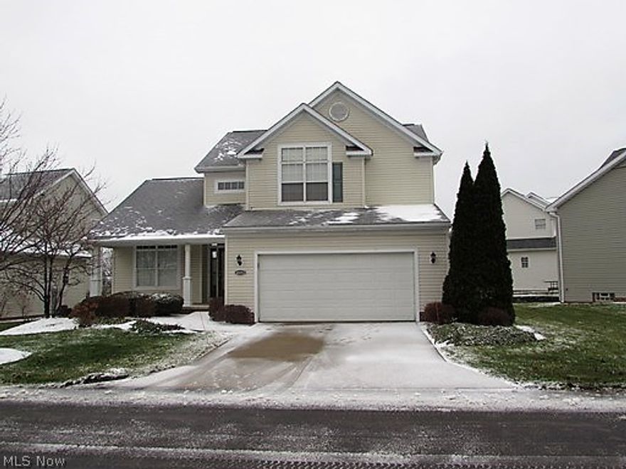 LOVELY HOME IN MOVE-IN CONDITION- PLENTY OF SPACE-FINISHED LOWER LEVEL! TREMENDOUS OPPORTUNITY IN THIS AMAZING COMMUNITY! 
RECENTLY FRESHENED-DON'T MISS THIS ONE! COZY FAMILY ROOM WITH FIREPLACE-STUNNING ARCHITECTURAL FEATURES ALONG WITH CATHEDRAL CEILINGS AND AN "OPEN" FEEL. LOTS OF NATURAL LIGHT AND A TWO STORY FOYER- ALL OF THIS ALONG WITH A FIRST FLOOR LAUNDRY AND LOVELY DECK. 
THIS WAS A MODEL HOME AND IT'S NOT TO BE MISSED!