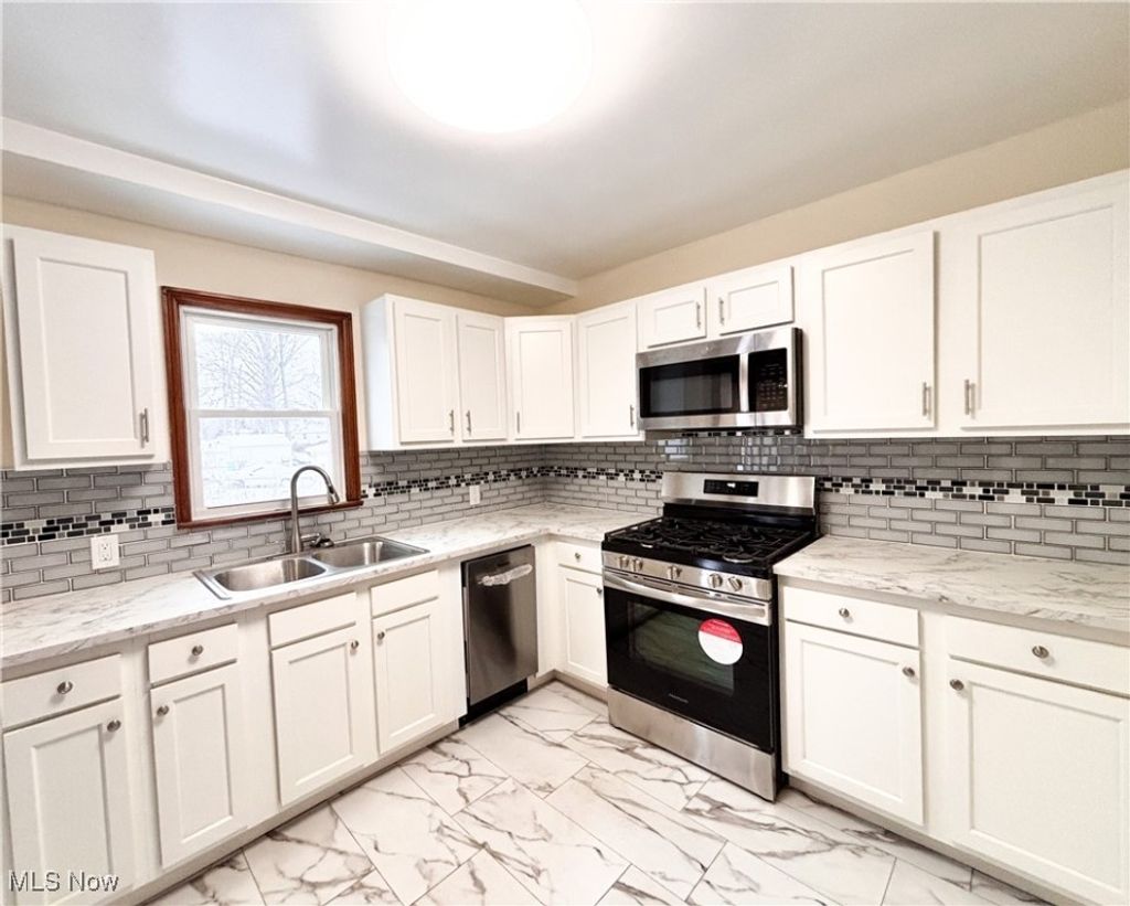 Photo of 27175 Cameron Avenue, Euclid, OH 44132 (MLS # 5177571)