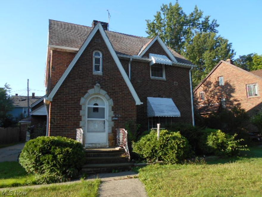 Perfectly nice home in Cleveland Heights.Detached 2 car garage. Spacious layout with 3 bedrooms and 2 full baths, plus enclosed back porch with carpet. Close to shopping, schools, and transportation. This is a Freddie Mac Homesteps property being sold as is. Freddie Mac has now implemented a new 20 day first look program for home owners to be able to purchase a property without competition from investors. Proof of funds/Pre-qual required with offers. Buyer must assume the City POS violations and place  $55,000 in escrow for said violations.