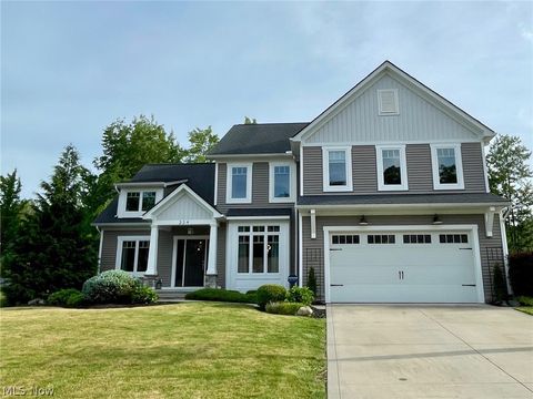 Homes For Sale - 224 Hidden Glen Trail<br/> Geauga County, Chardon, OH 44024