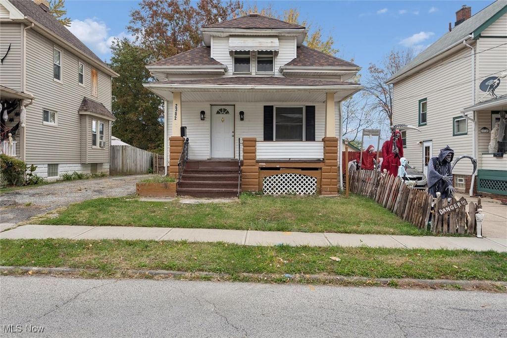 Photo of 2302 Saratoga Avenue, Cleveland, OH 44109 (MLS # 5168574)