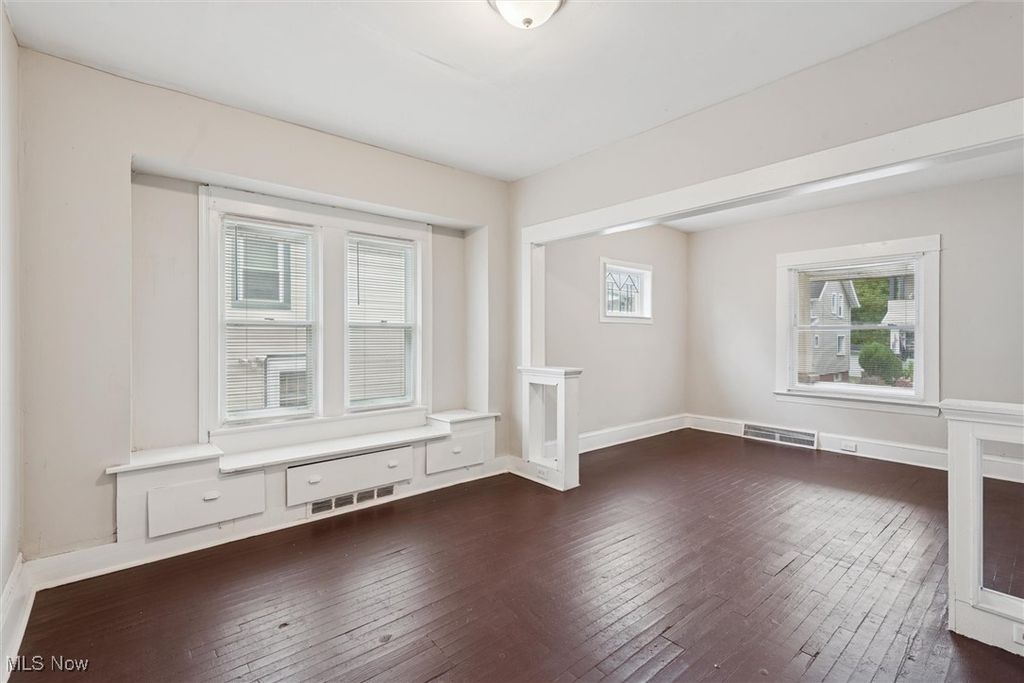 Photo of 2302 Saratoga Avenue, Cleveland, OH 44109 (MLS # 5168574)