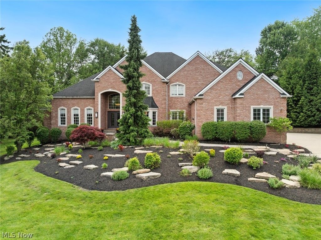 Photo of 4725 Maidstone Drive, Brecksville, OH 44141 (MLS # 5211348)