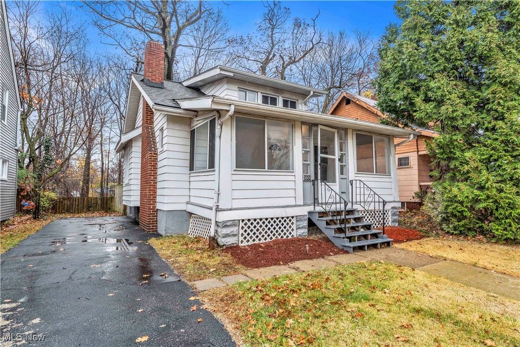 Photo of 3605 Randolph Road, Cleveland Heights, OH 44121 (MLS # 5174552)