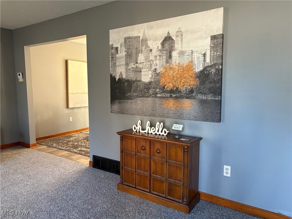 Photo of 820 Shoshone Avenue, Akron, OH 44305 (MLS # 5181421)