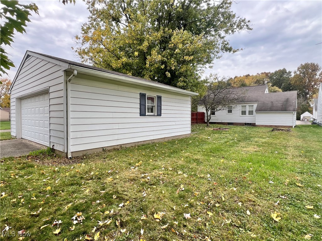 555 W Maryland Avenue, Sebring, Ohio image 3