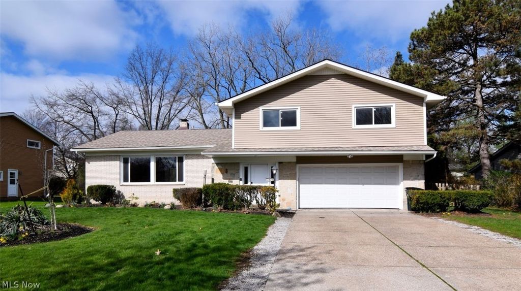 Photo of 2828 Meldon Boulevard, Beachwood, OH 44122 (MLS # 5199017)