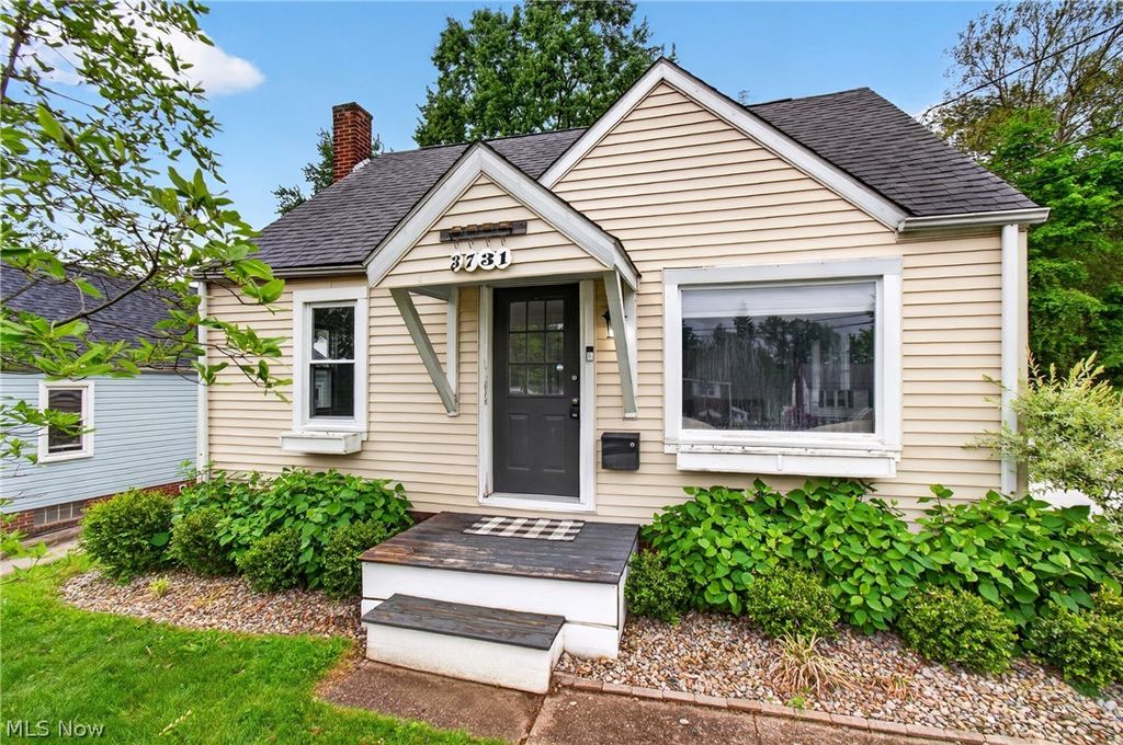 Photo of 3731 Yale Avenue NW, Canton, OH 44709 (MLS # 5210267)