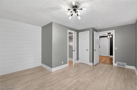 Tiny photo for 3731 Yale Avenue NW, Canton, OH 44709 (MLS # 5210267)