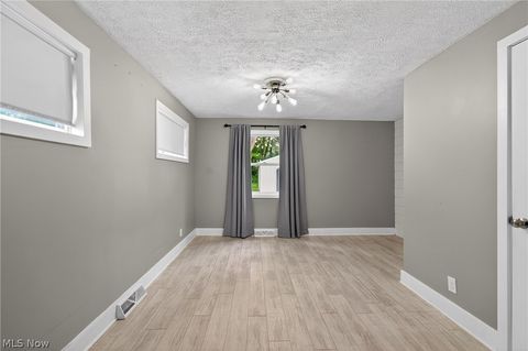 Tiny photo for 3731 Yale Avenue NW, Canton, OH 44709 (MLS # 5210267)