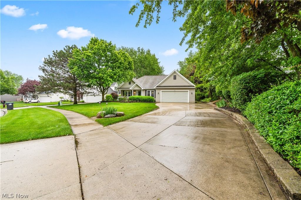 Photo of 4202 Shenandoah Pkwy, Brunswick, OH 44212 (MLS # 5211865)
