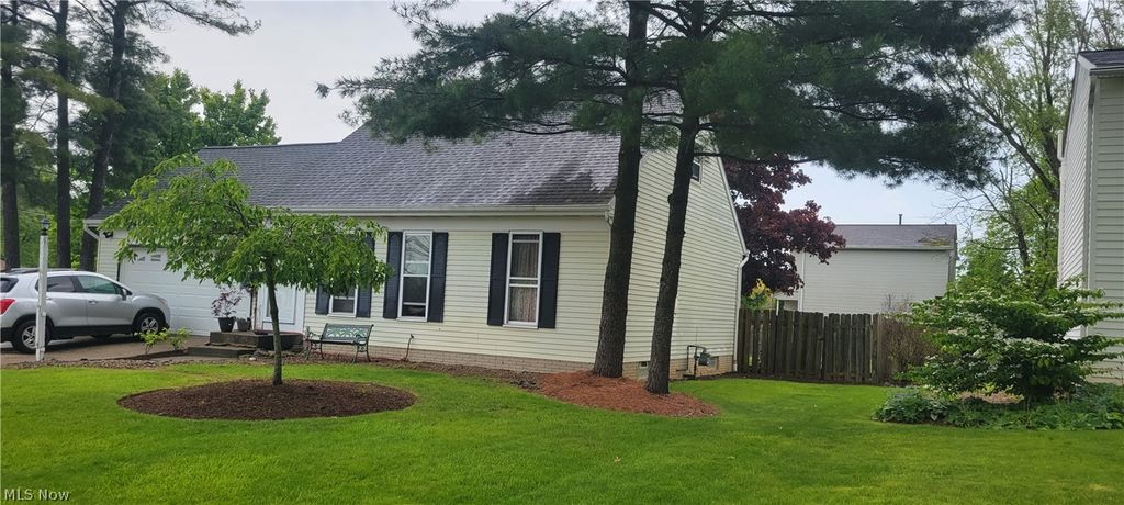 Photo of 551 Carolyn Drive, Brunswick, OH 44212 (MLS # 5210813)