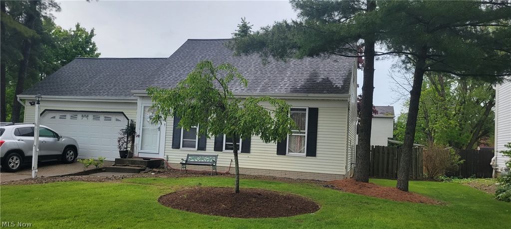 Photo of 551 Carolyn Drive, Brunswick, OH 44212 (MLS # 5210813)
