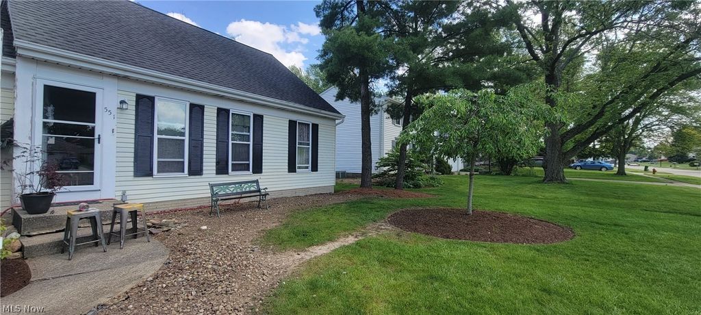 Photo of 551 Carolyn Drive, Brunswick, OH 44212 (MLS # 5210813)
