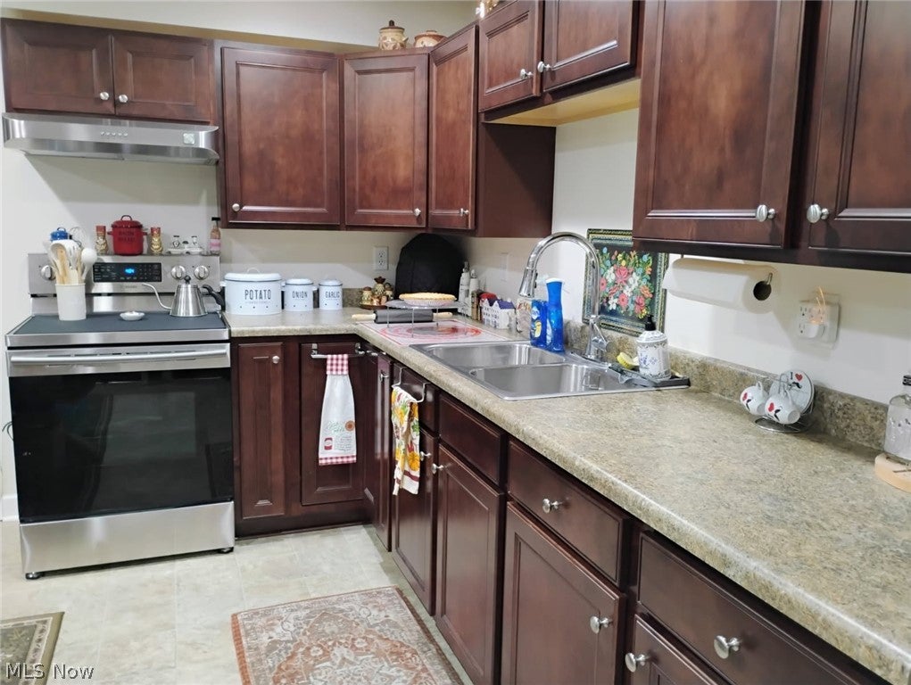 3343 Gated Court