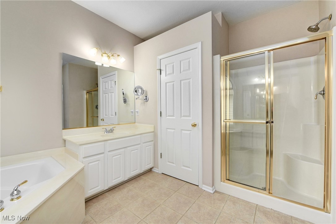 33906 Crown Colony Drive, Avon, Ohio image 18