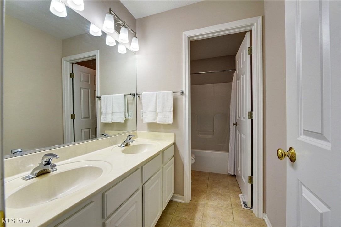 33906 Crown Colony Drive, Avon, Ohio image 25