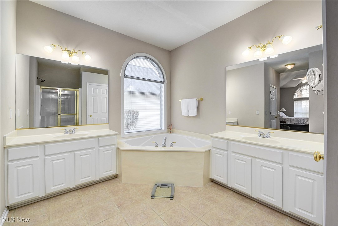 33906 Crown Colony Drive, Avon, Ohio image 17