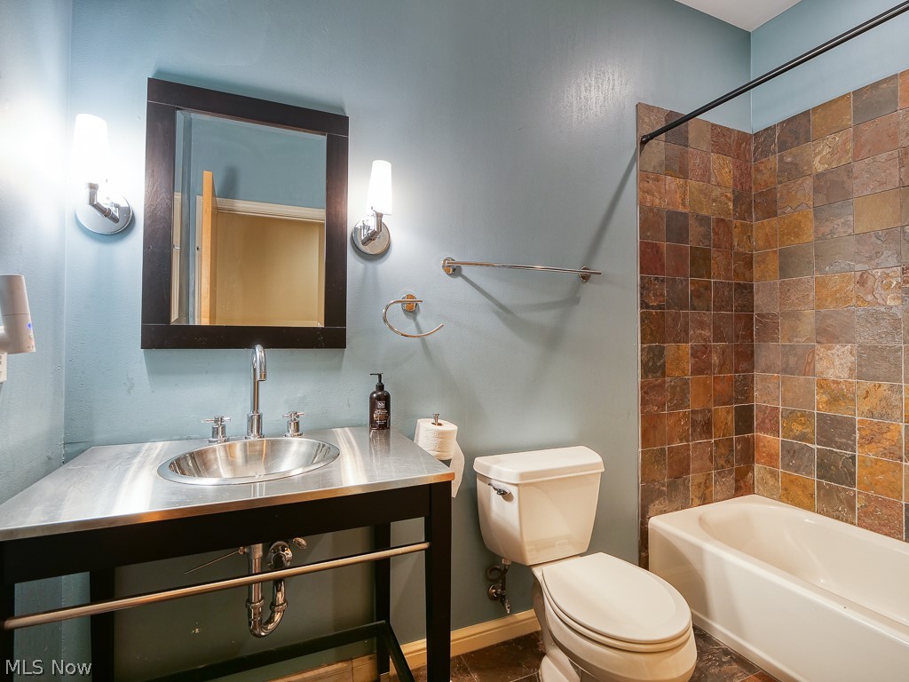 Larchmere Lofts Condo - Residential