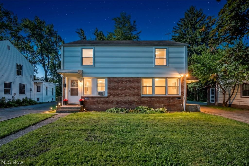 Photo of 14225 Rainbow Avenue, Cleveland, OH 44111 (MLS # 5212158)