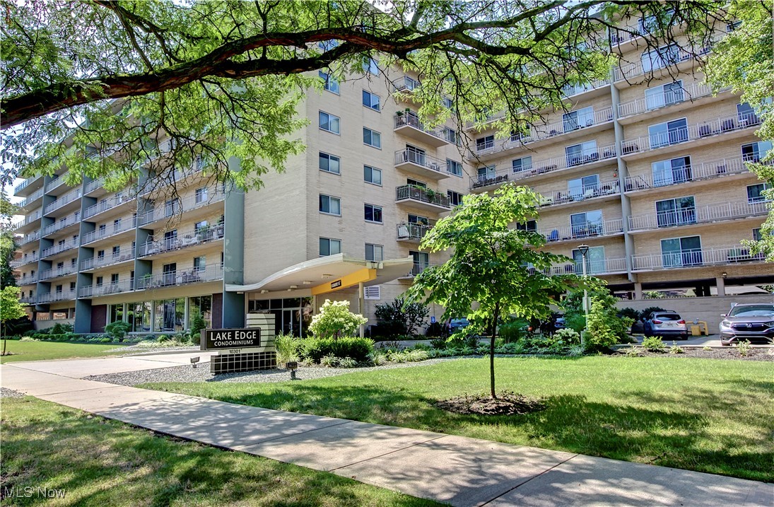 10301 Lake Avenue 419