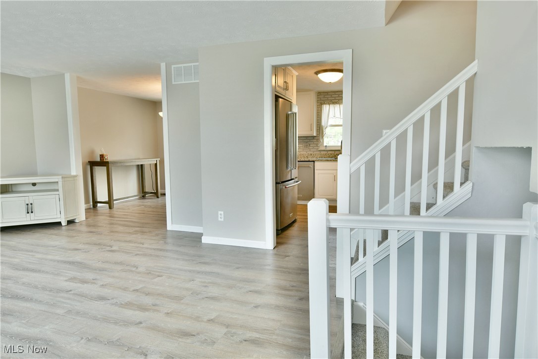 1495 Castillion Drive, Warren, Ohio image 12