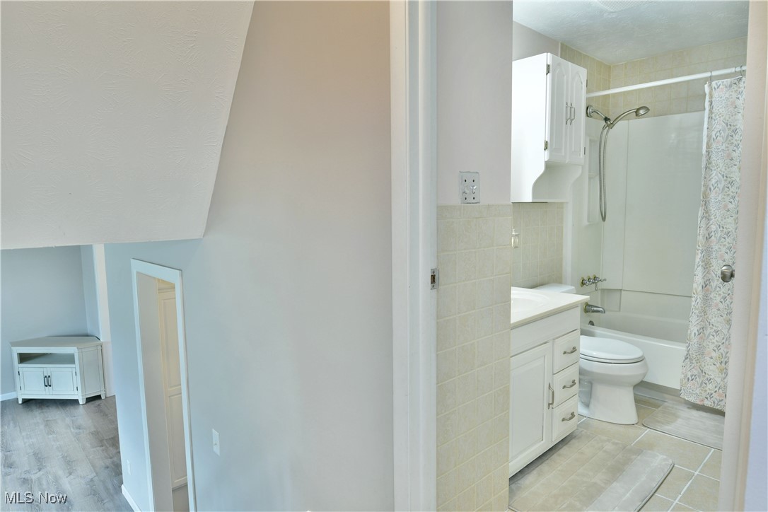 1495 Castillion Drive, Warren, Ohio image 23