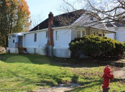 Tiny photo for 140 S Valley Street, Corning, OH 43730 (MLS # 5180192)