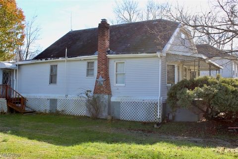 Tiny photo for 140 S Valley Street, Corning, OH 43730 (MLS # 5180192)