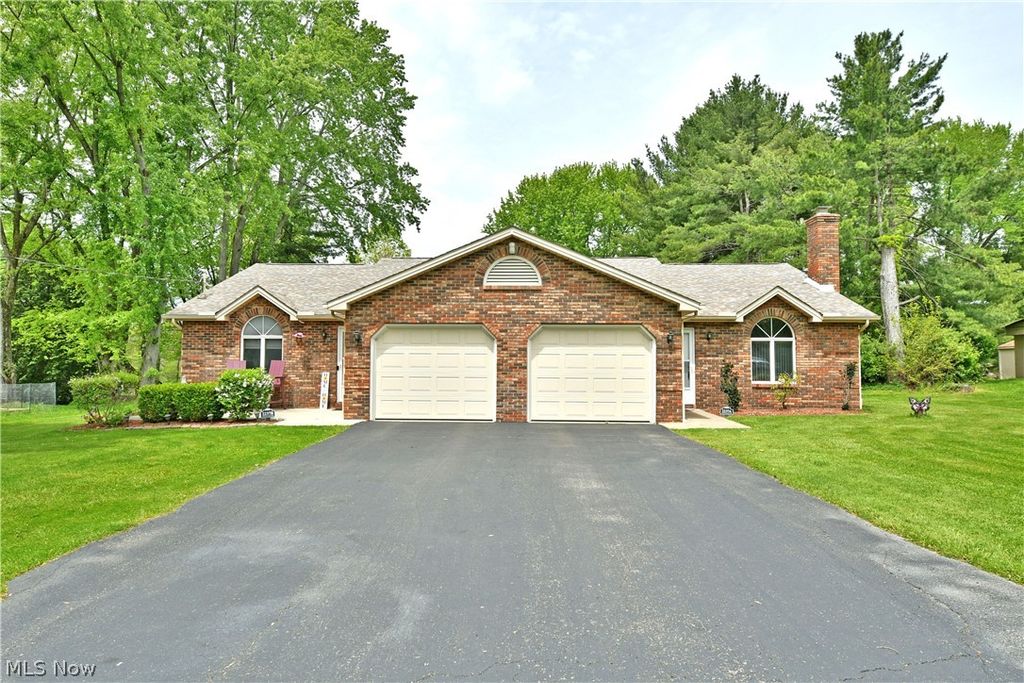 Photo of 2237 Cadwallader Sonk #A, Cortland, OH 44410 (MLS # 5211109)